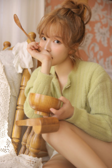 春透初阳燎枕香