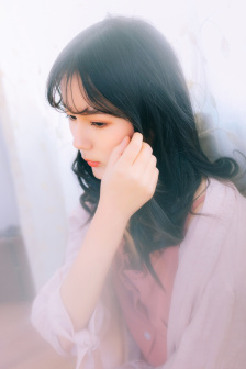 末世：靠囤万亿物资苟到最后