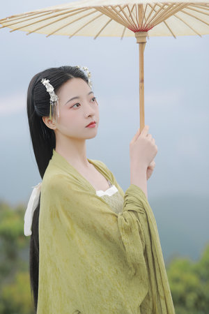 仙烬生妖骨，月下辞九霄