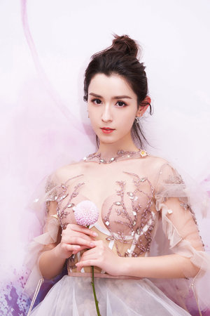 除邪女王：只有精神没有病！